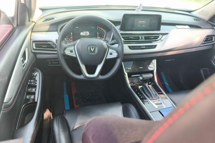 Used CHANGAN CS75 2020 280T DCT Luxury Version China VI Standard Steering Wheel
