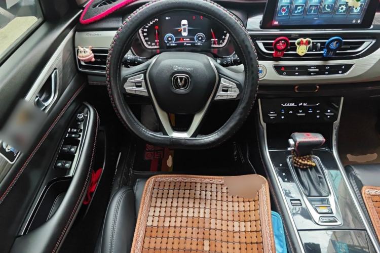 Used CHANGAN CS75 2020 280T DCT Luxury Version China VI Standard Steering Wheel