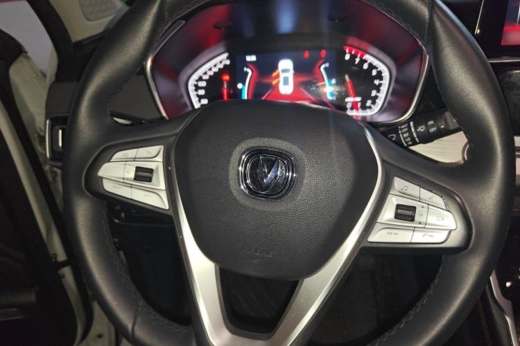 Used CHANGAN CS75 2020 280T DCT Luxury Version China VI Standard Steering Wheel