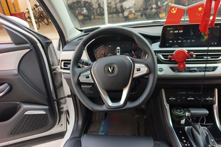 Used CHANGAN CS75 2020 280T DCT Luxury Version China VI Standard Steering Wheel