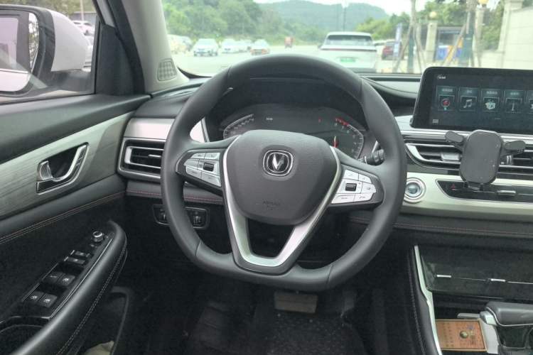 Used CHANGAN CS75 2020 280T DCT Luxury Version China VI Standard Steering Wheel