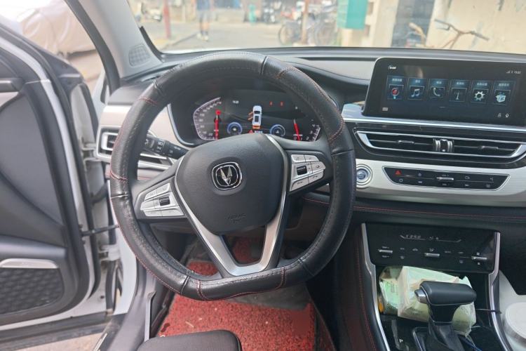 Used CHANGAN CS75 2020 280T DCT Luxury Version China VI Standard Steering Wheel