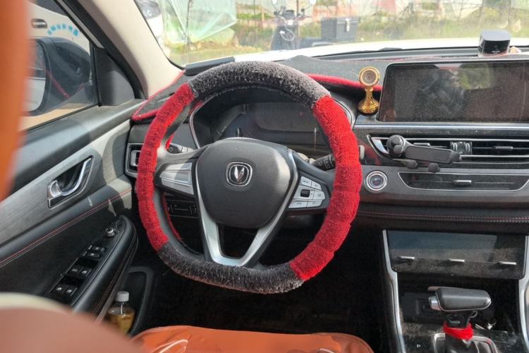 Used CHANGAN CS75 2020 280T DCT Luxury Model China VI Standard Steering Wheel
