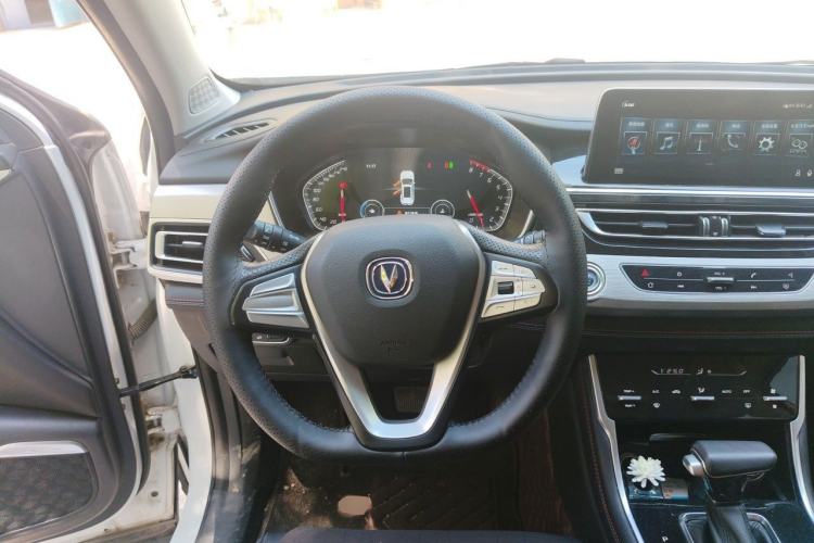 Used CHANGAN CS75 2020 280T Automatic Smart Edition China VI Standard Steering Wheel