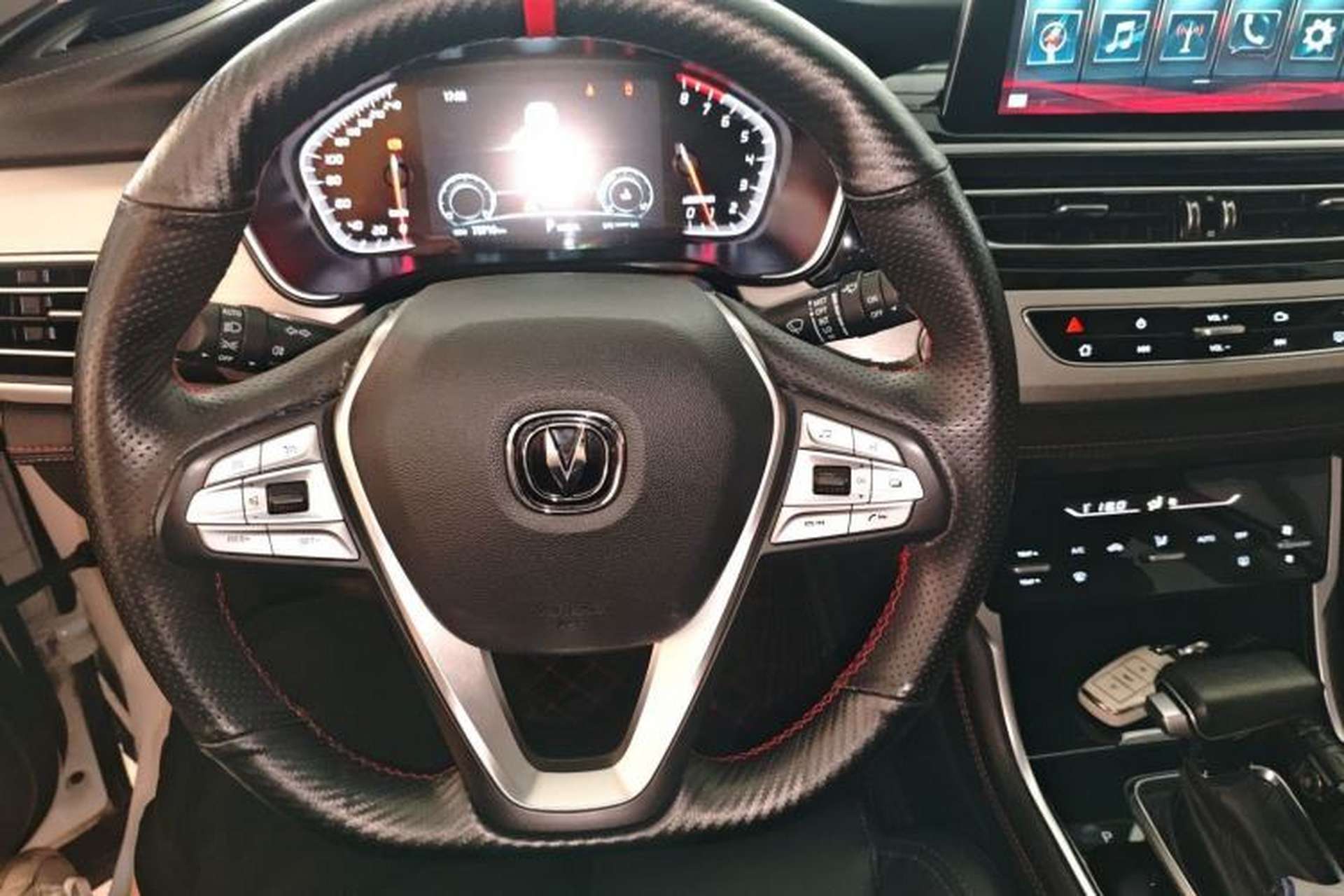Used CHANGAN CS75 2020 280T DCT Luxury Version China VI Standard Steering Wheel