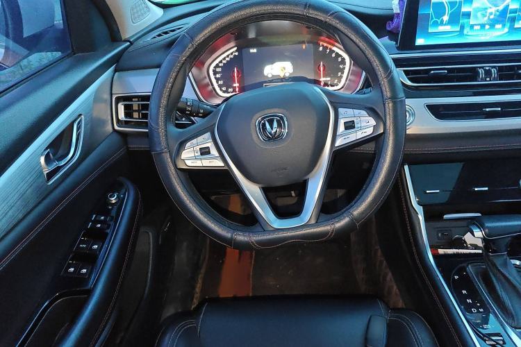 Used CHANGAN CS75 2020 280T DCT Luxury Version China VI Standard Steering Wheel