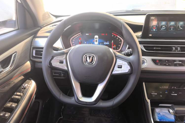 Used CHANGAN CS75 2020 280T DCT Luxury Version China VI Standard Steering Wheel