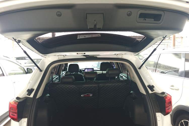 Used CHANGAN CS75 2020 280T Automatic Ya Zhi Model China VI Standard Trunk