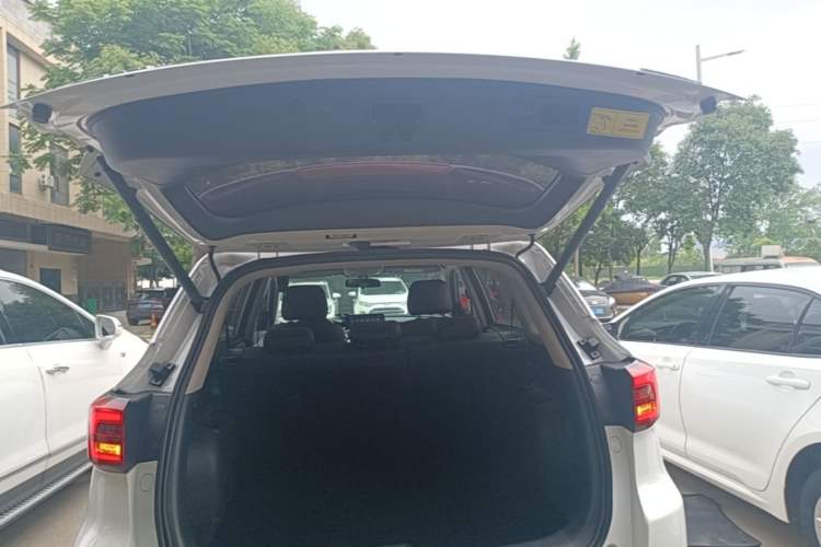 Used CHANGAN CS75 2020 280T Automatic Smart Edition China VI Trunk