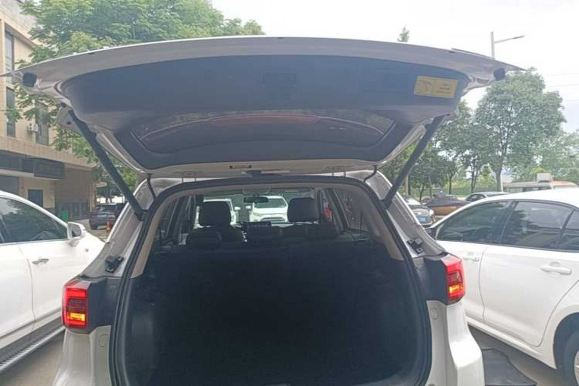 Used CHANGAN CS75 2020 280T Automatic Smart Edition China VI Trunk