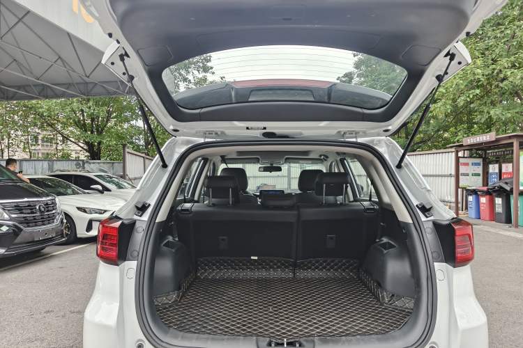 Used CHANGAN CS75 2020 280T Automatic Smart Edition China VI Trunk
