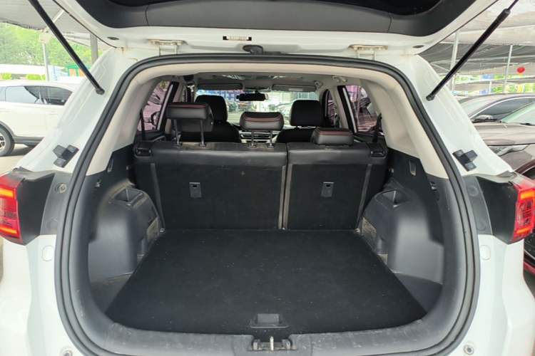 Used CHANGAN CS75 2020 280T DCT Luxury Model China VI Standard Trunk