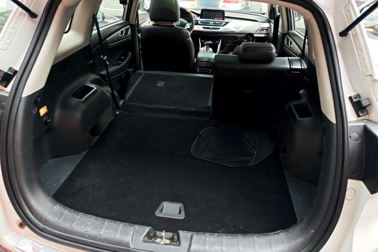 Used CHANGAN CS75 2020 280T Automatic Smart Edition China VI Trunk