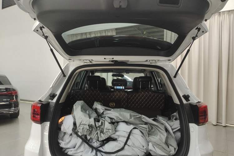 Used CHANGAN CS75 2020 280T DCT Luxury Version China VI Standard Trunk