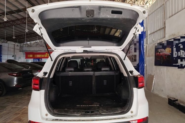 Used CHANGAN CS75 2020 280T Automatic Smart Edition China VI Trunk