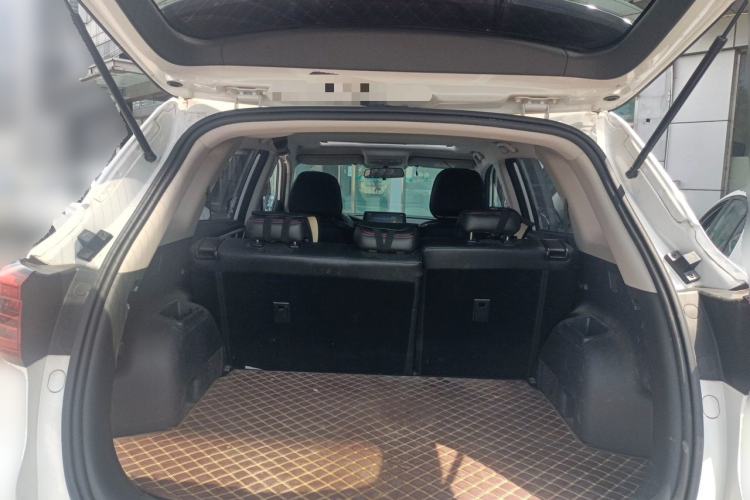 Used CHANGAN CS75 2020 280T Manual Elite Version China VI Standard Trunk
