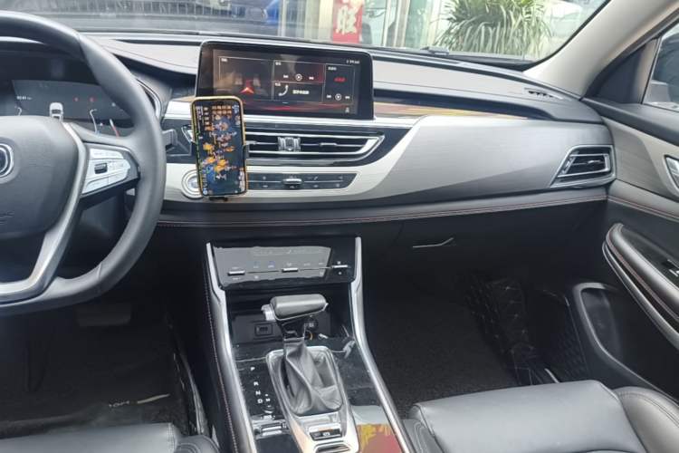 Used CHANGAN CS75 2021 Honor Million Edition 280T DCT Luxury Model Audio And AC Panel