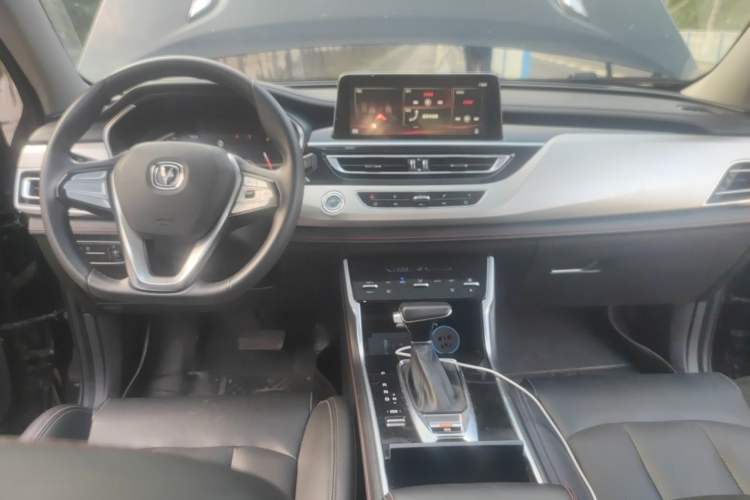 Used CHANGAN CS75 2021 Honor Million Edition 280T DCT Luxury Model Center Console