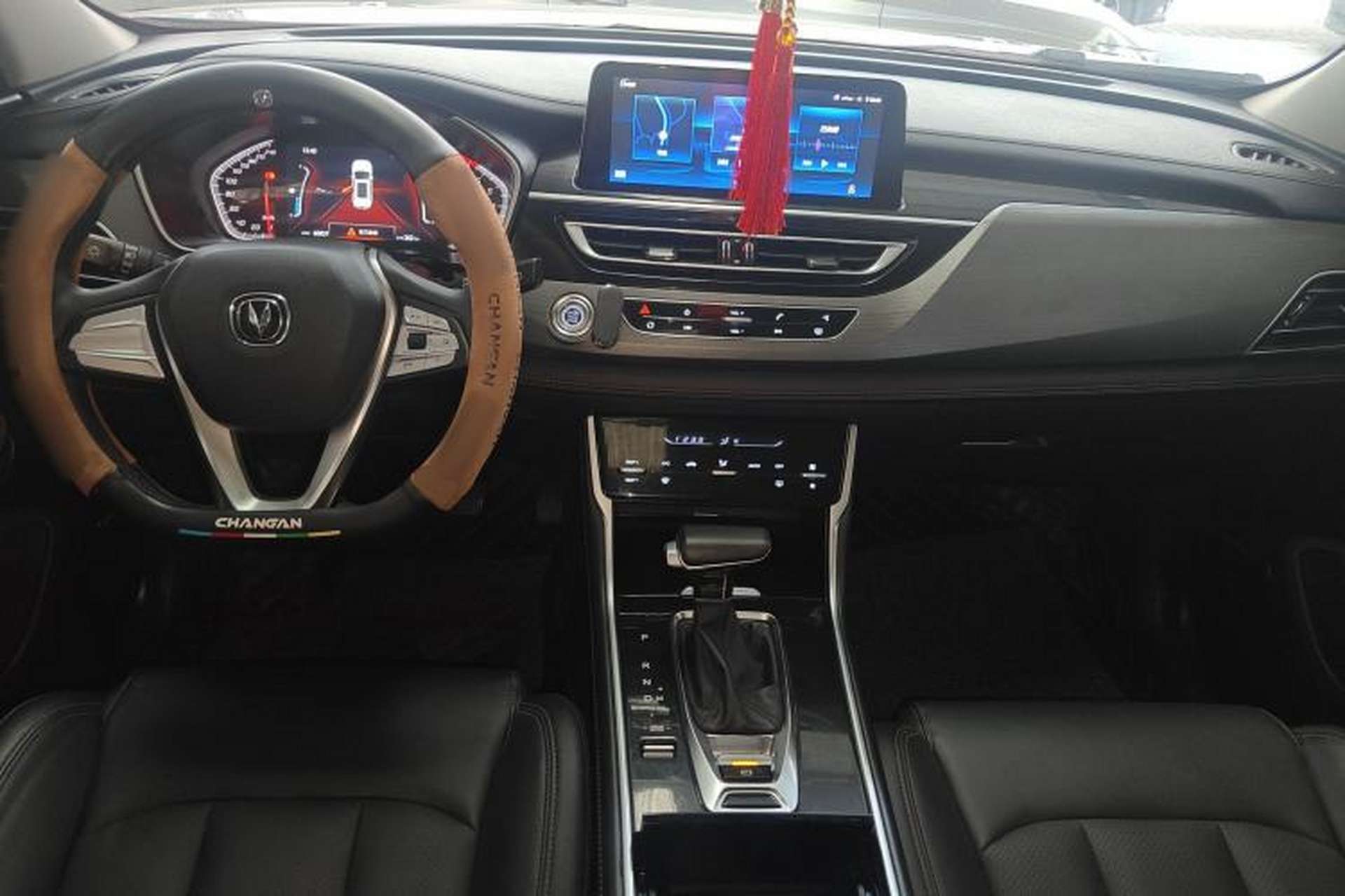 Used CHANGAN CS75 2021 Honor Million Edition 280T DCT Luxury Model Center Console