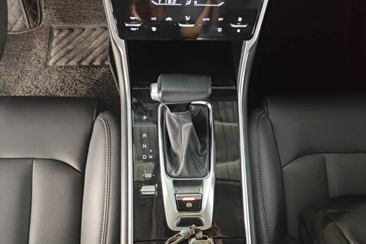 Used CHANGAN CS75 2021 Honor Million Edition 280T DCT Luxury Model Gear Lever