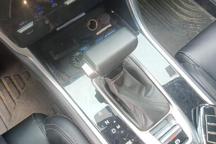 Used CHANGAN CS75 2021 Honor Million Edition 280T DCT Prestige Model Gear Lever