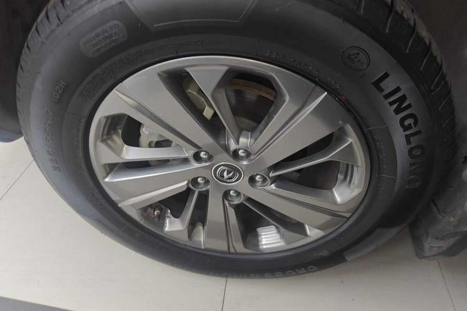Used CHANGAN CS75 2021 Honor Million Edition 280T DCT Luxury Model Left Front Wheel Hub