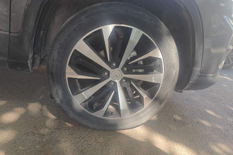 Used CHANGAN CS75 2021 Honor Million Edition 280T DCT Navigation Model Right Front Wheel Hub