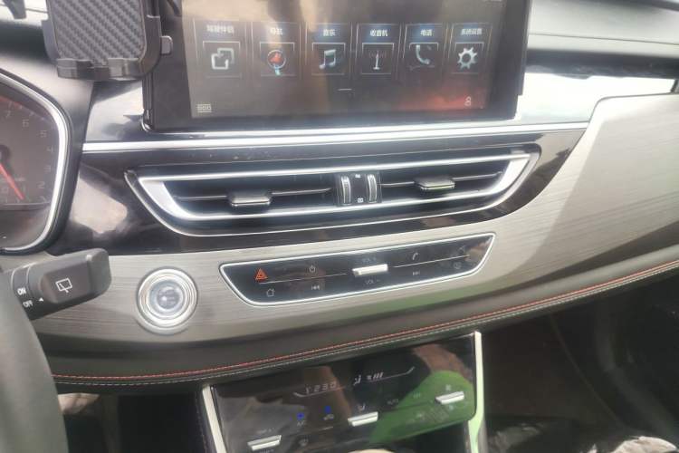 Used CHANGAN CS75 2021 Honor Million Edition 280T DCT Luxury Model Audio And AC Panel