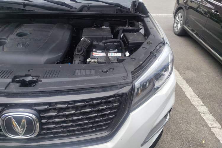 Used CHANGAN CS75 2021 Honor Million Edition 280T DCT Luxury Model Engine Bay Left