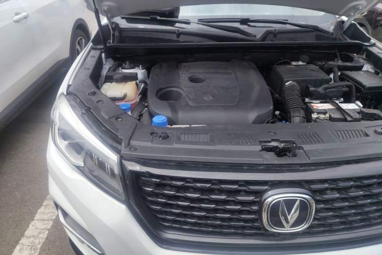 Used CHANGAN CS75 2021 Honor Million Edition 280T DCT Luxury Model Engine Bay Right