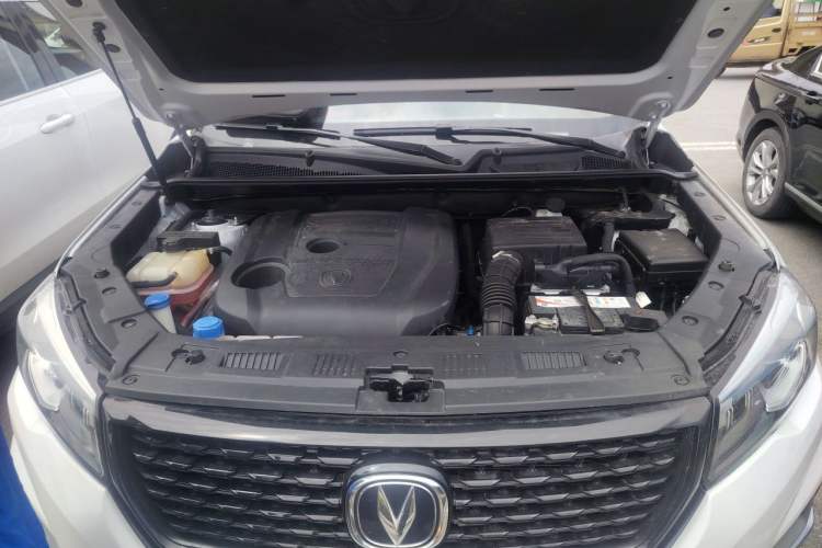 Used CHANGAN CS75 2021 Honor Million Edition 280T DCT Luxury Model Engine Bay