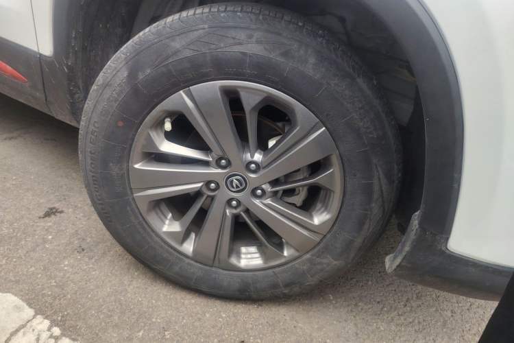 Used CHANGAN CS75 2021 Honor Million Edition 280T DCT Luxury Model Right Front Wheel Hub