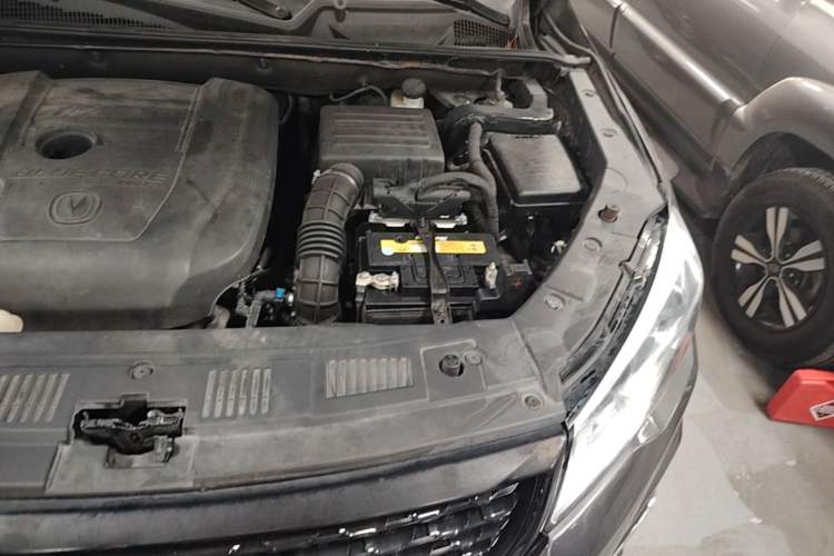 Used CHANGAN CS75 2021 Honor Million Edition 280T DCT Luxury Model Engine Bay Left