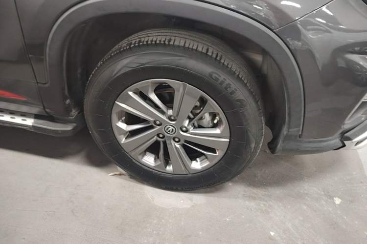 Used CHANGAN CS75 2021 Honor Million Edition 280T DCT Luxury Model Right Front Wheel Hub