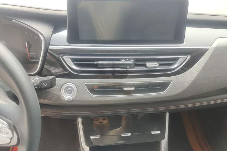 Used CHANGAN CS75 2021 Honor Million Edition 280T Manual Elite Model Audio And AC Panel