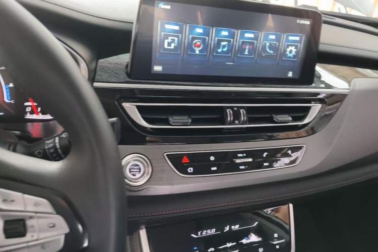 Used CHANGAN CS75 2021 Honor Million Edition 280T DCT Luxury Model Audio And AC Panel