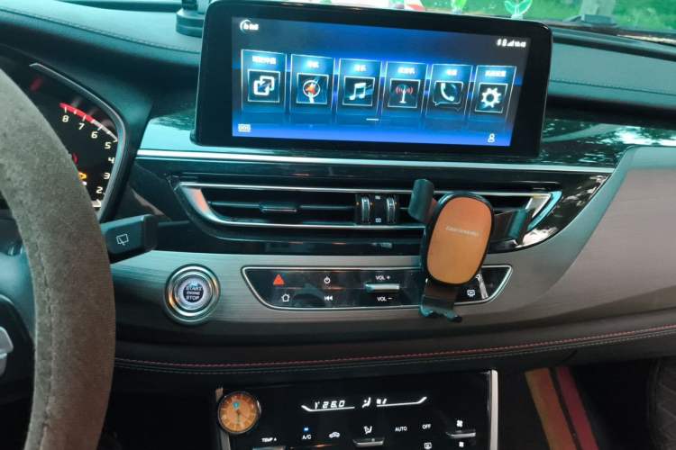 Used CHANGAN CS75 2021 Honor Million Edition 280T Manual Elite Model Audio And AC Panel