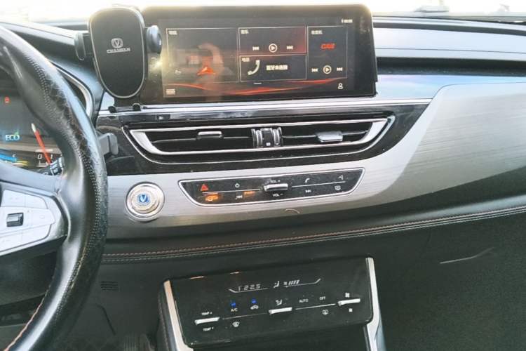 Used CHANGAN CS75 2021 Honor Million Edition 280T DCT Luxury Model Audio And AC Panel