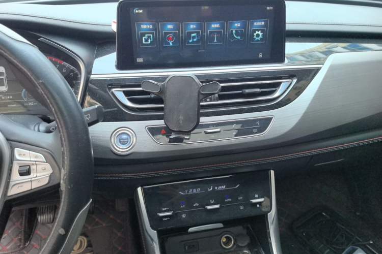 Used CHANGAN CS75 2021 Honor Million Edition 280T Manual Elite Model Audio And AC Panel