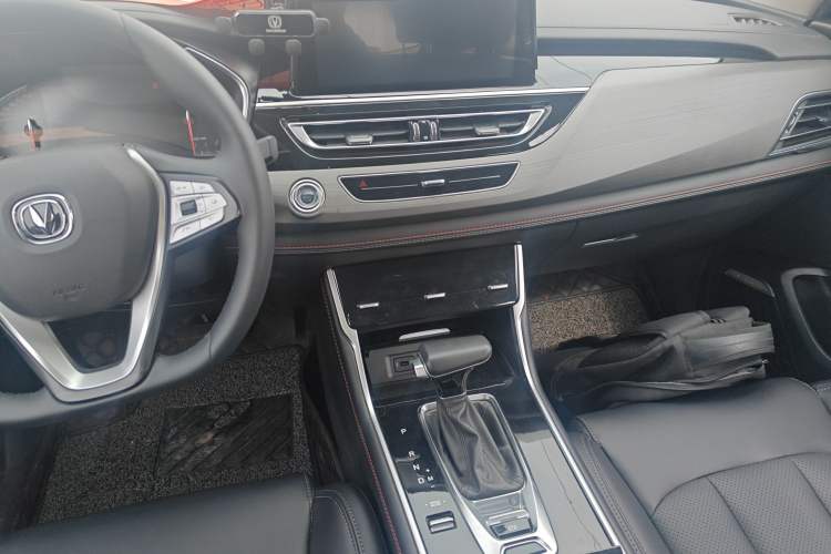 Used CHANGAN CS75 2021 Honor Million Edition 280T DCT Luxury Model Audio And AC Panel