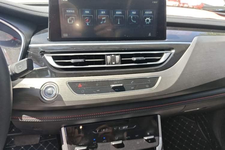 Used CHANGAN CS75 2021 Honor Million Edition 280T DCT Luxury Model Audio And AC Panel
