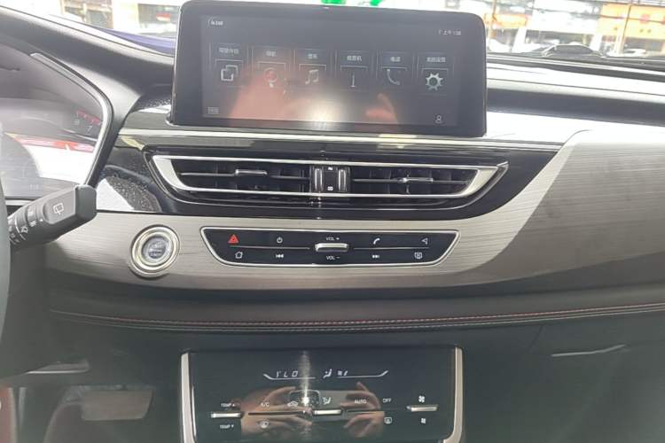 Used CHANGAN CS75 2021 Honor Million Edition 280T DCT Luxury Model Audio And AC Panel