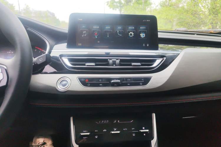 Used CHANGAN CS75 2021 Honor Million Edition 280T DCT Prestige Model Audio And AC Panel