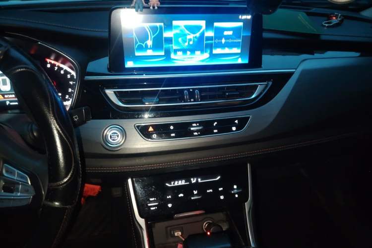 Used CHANGAN CS75 2021 Honor Million Edition 280T DCT Luxury Model Audio And AC Panel