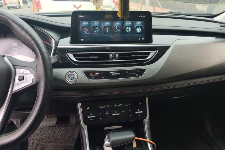 Used CHANGAN CS75 2021 Honor Million Edition 280T DCT Navigation Model Audio And AC Panel