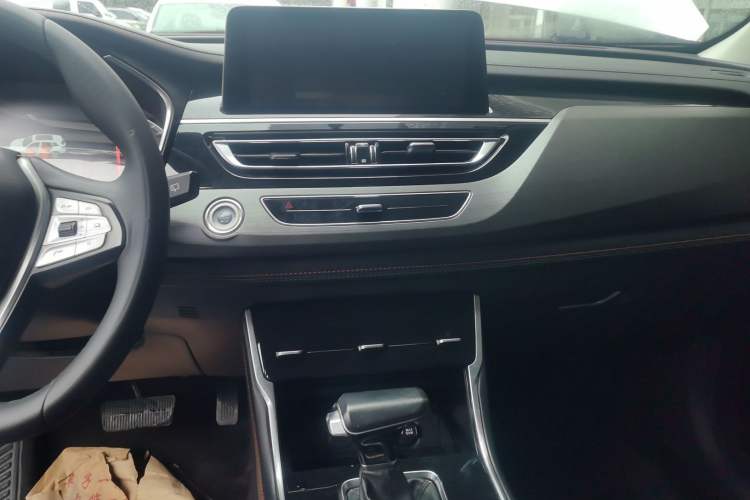Used CHANGAN CS75 2021 Honor Million Edition 280T DCT Luxury Model Audio And AC Panel