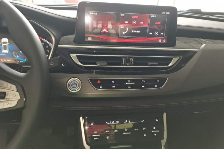 Used CHANGAN CS75 2021 Honor Million Edition 280T DCT Navigation Model Audio And AC Panel