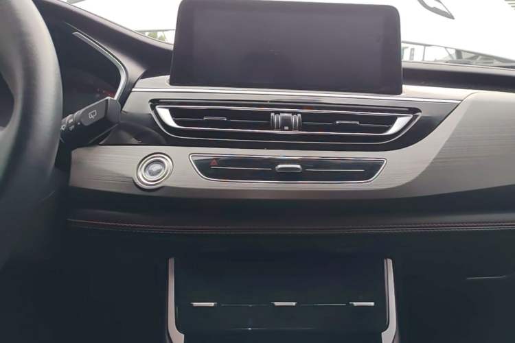 Used CHANGAN CS75 2021 Honor Million Edition 280T DCT Prestige Model Audio And AC Panel