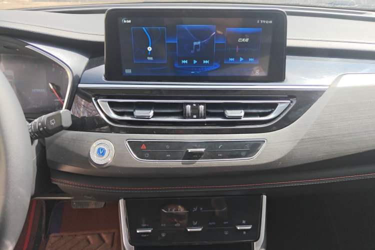 Used CHANGAN CS75 2021 Honor Million Edition 280T DCT Luxury Model Audio And AC Panel