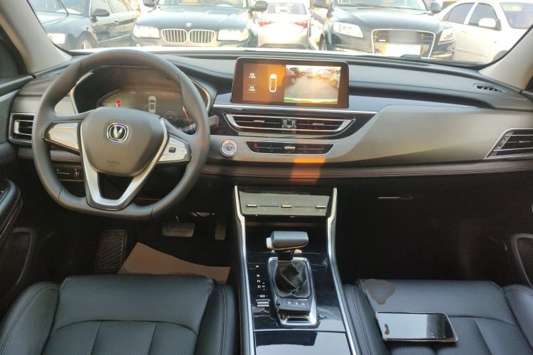 Used CHANGAN CS75 2021 Honor Million Edition 280T DCT Luxury Model Center Console
